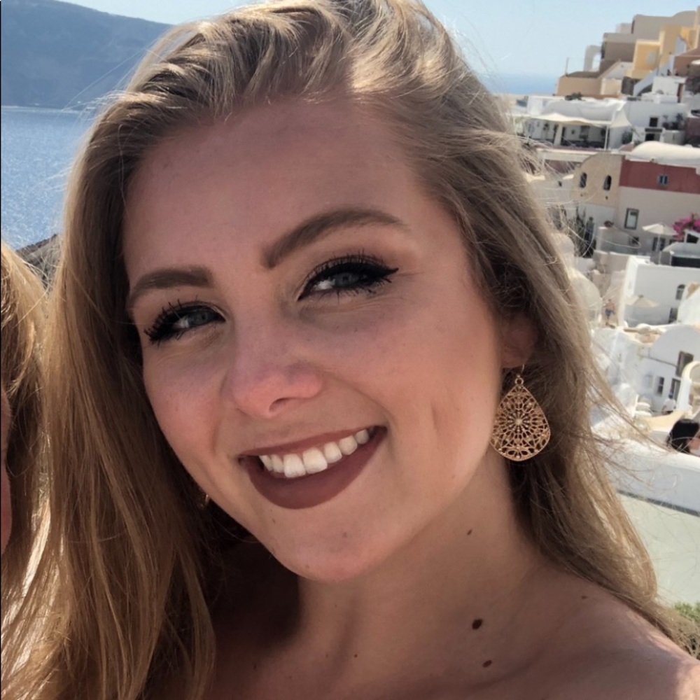 Meet your Posher, Emily